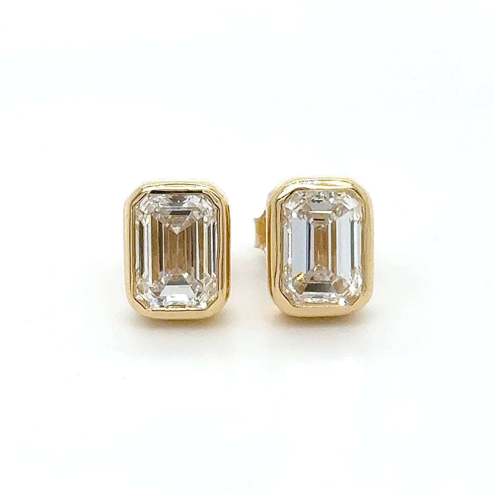 View 14 Kt   Diamond Earrings
